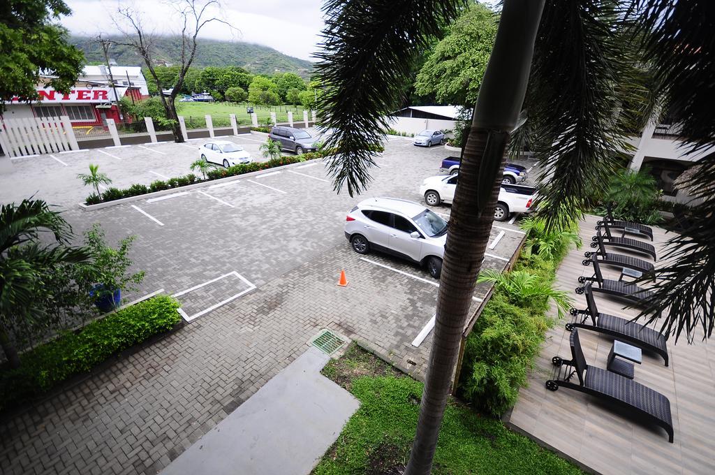 Hotel Colono Beach Coco Bagian luar foto